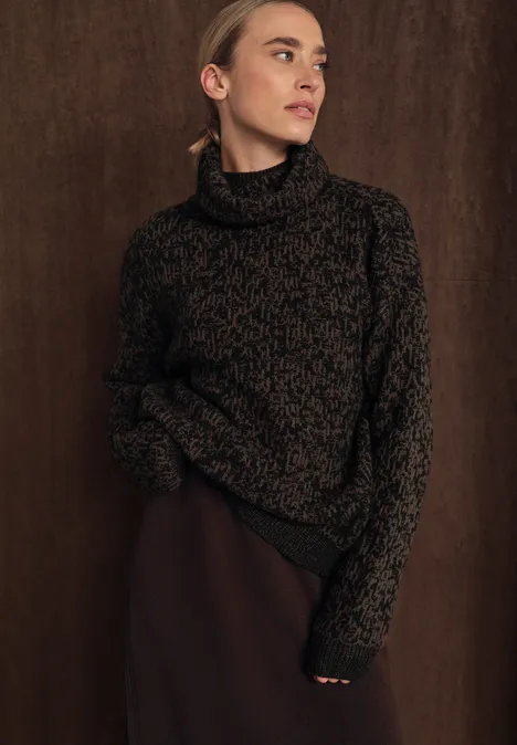 Two Tone Pullover Black