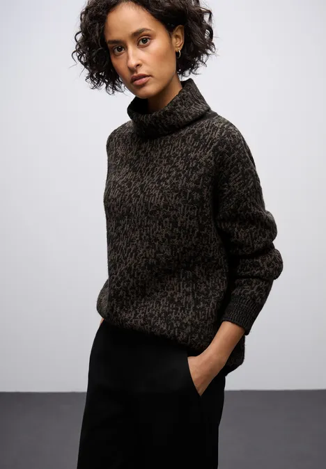 Two Tone Pullover Black