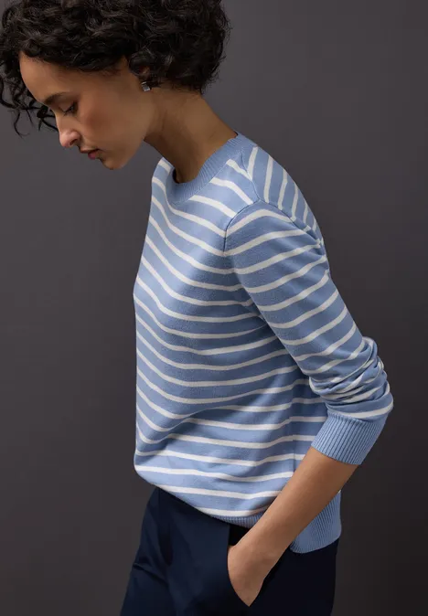 Trui met strepen frosted blue Trui met strepen frosted blue