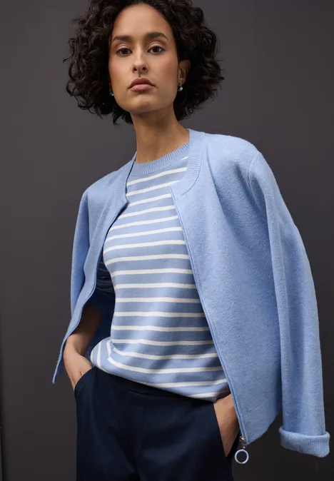 Trui met strepen frosted blue Trui met strepen frosted blue