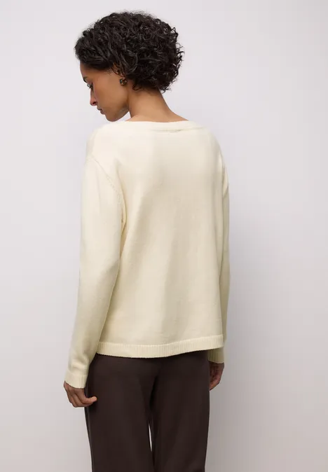 Zachte basistrui soft beige Zachte basistrui soft beige