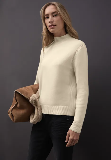 Kuscheliger Pullover soft beige Kuscheliger Pullover soft beige