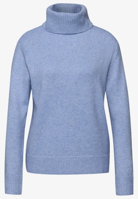 Doux pull à col roulé frosted blue mel. Doux pull à col roulé frosted blue mel.
