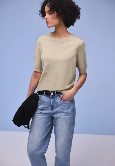 Trui in effen kleur cotton beige mel. Trui in effen kleur cotton beige mel.