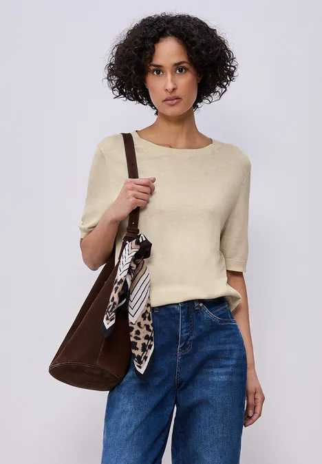 Trui in effen kleur smoke beige mel. Trui in effen kleur smoke beige mel.