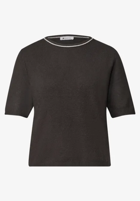 Pull à manches courtes avec détails contrastés black coffee mel. Dunkles, kurzärmeliges T-Shirt mit Rundhalsausschnitt und leicht kastiger Passform.