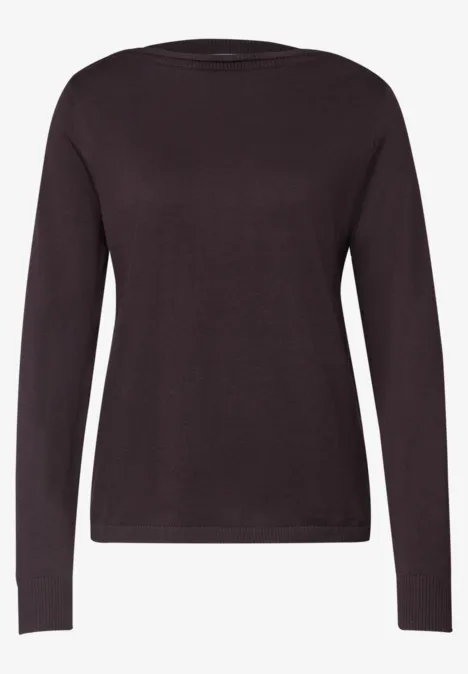 Basic Pullover mit U-Boot-Ausschnitt ruby vine Ein schlichtes, langärmeliges Damenoberteil in dunkler Farbe mit rundem Ausschnitt.