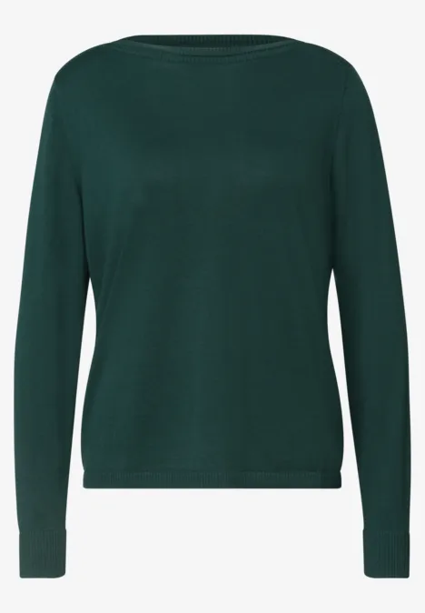 Eenvoudige trui met boothals shadow teal Donkergroene trui met lange mouwen en een ronde hals.