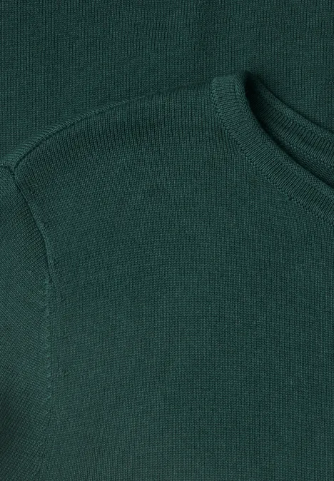 Trui met ronde hals en omgeslagen randen shadow teal Close-up van een donkergroene gebreide trui met ronde hals.