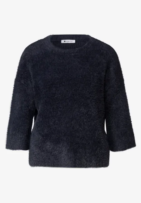 Dunkelblauer, flauschiger Pullover mit 3/4-Ärmeln und Rundhalsausschnitt.