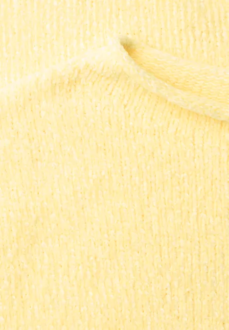 Chenille-Pullover mit U-Boot-Ausschnitt sunbeam yellow Nahaufnahme eines hellgelben, weichen Strickpullovers oder Stoffs