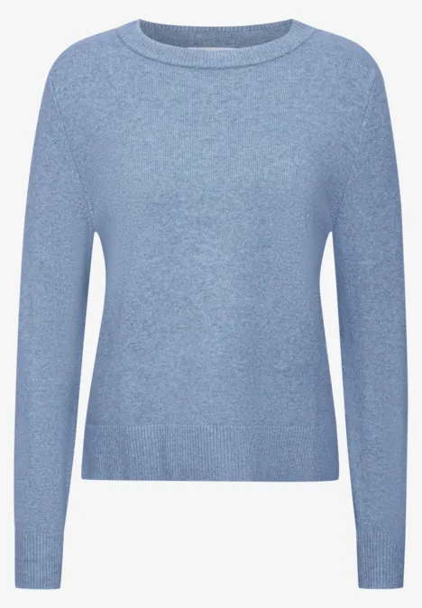 Pull à manches longues et col bateau northern blue mel. Pull uni bleu clair à col rond et manches longues.