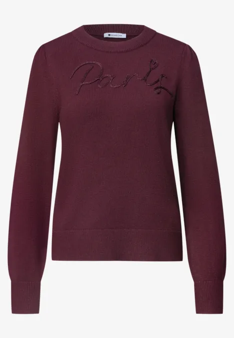 Pull avec inscription brodée rustic rouge Bordeauxroter Pullover mit Rundhalsausschnitt und 'Paris'-Schriftzug auf der Brust.