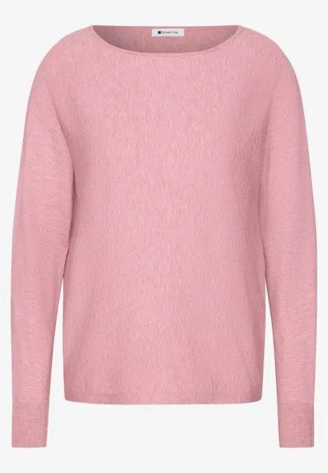 Sweter z rękawami typu dolman i dekoltem w łódkę vintage blush mel. Różowy sweter z okrągłym dekoltem i długimi rękawami z miękkiego dzianego materiału.