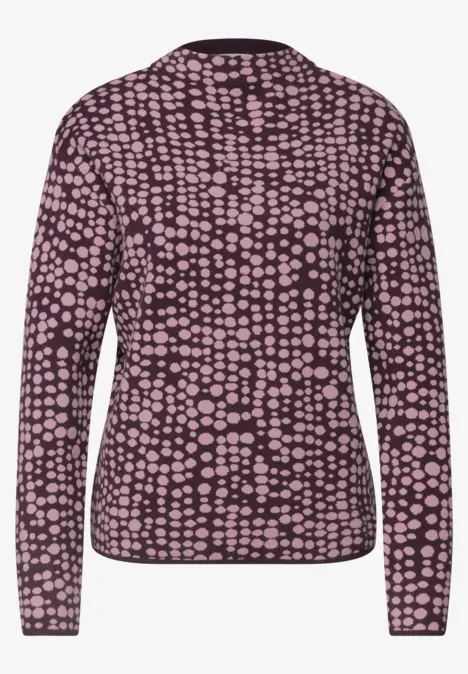 Trui met col en jacquardpatroon berry plum Donkerpaars trui met lange mouwen en lichtroze stippenpatroon.