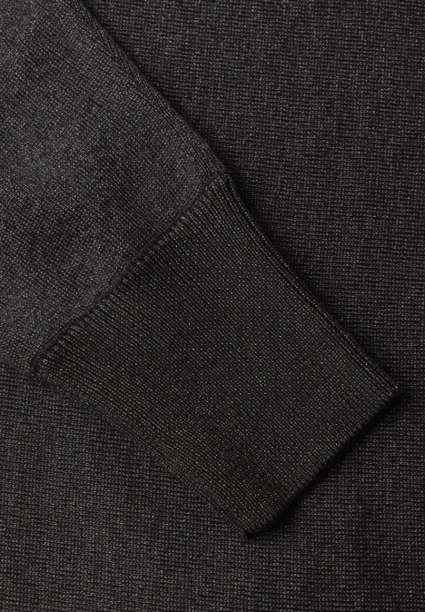 Dolman Pullover mit Glitzerdetails black coffee Nahaufnahme eines dunklen Strickärmels mit Bündchen.