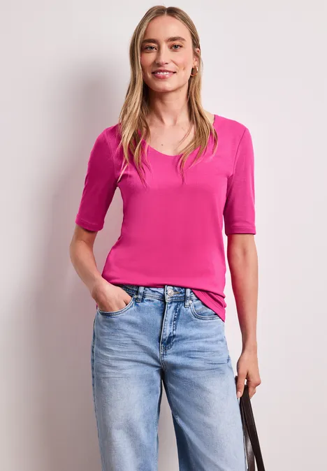 Basic T-Shirt mit V-Neck in Unifarbe magenta dream Basic T-Shirt mit V-Neck in Unifarbe magenta dream