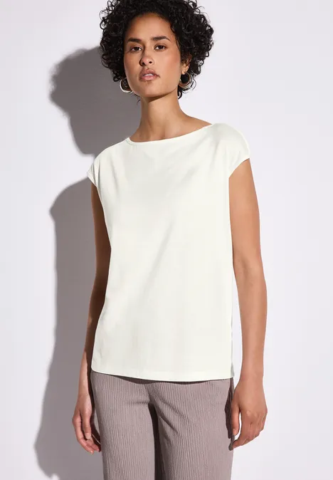 Shirt mit U-Boot-Ausschnitt off white
