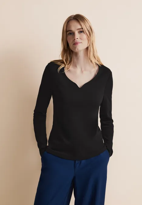 Shirt mit Herzausschnitt Black Shirt mit Herzausschnitt Black