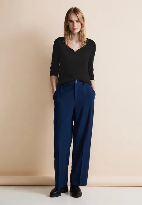 Shirt mit Herzausschnitt Black Shirt mit Herzausschnitt Black