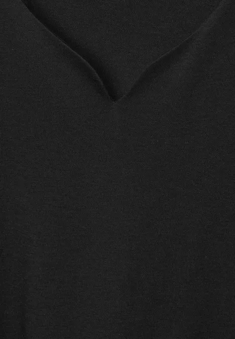 Shirt mit Herzausschnitt Black Shirt mit Herzausschnitt Black