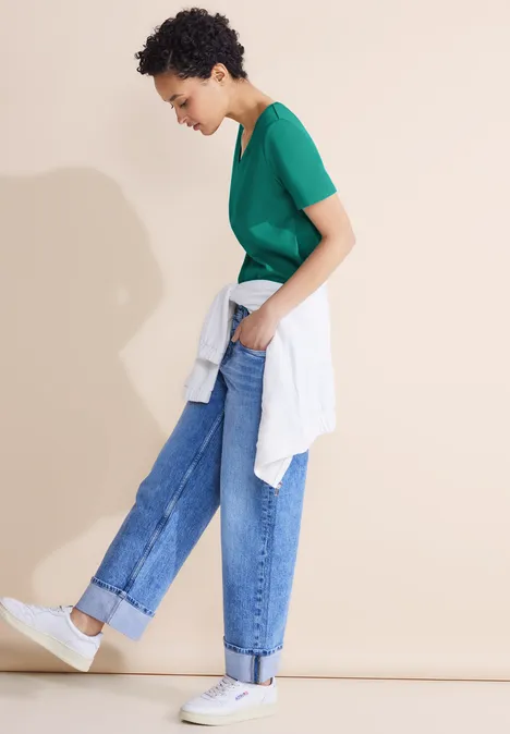 Basic V-Neck Shirt intense aqua