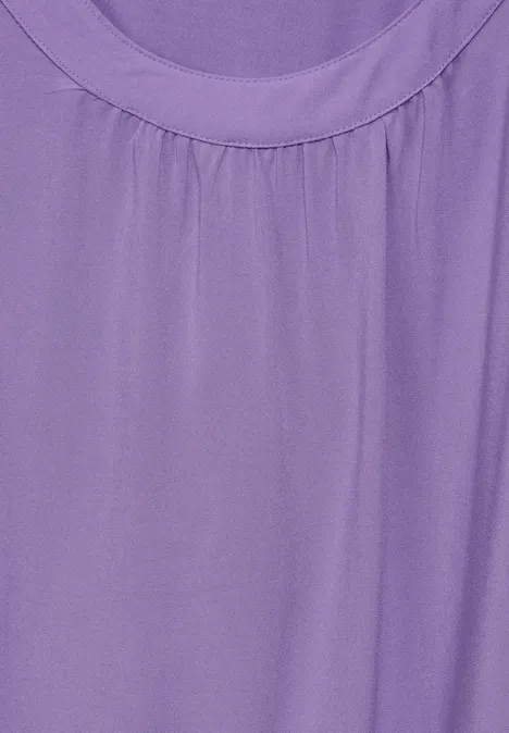 Top im Materialmix bellflower lilac