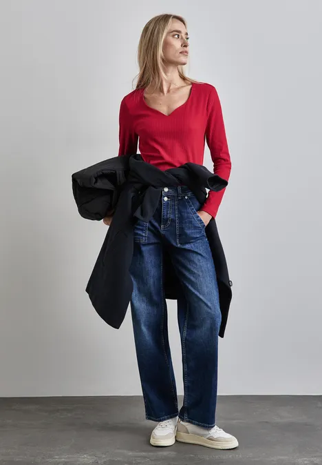 T-shirt avec encolure en cœur autumn red