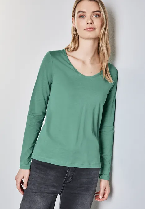 Shirt mit gerundetem V-Neck sunlit green