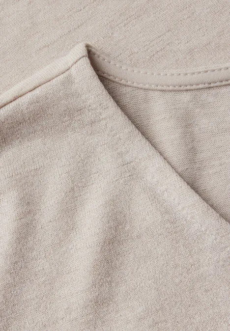 Schimmerndes V-Neck Shirt moonstone sand