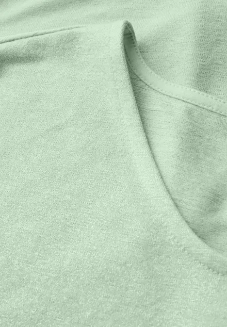 Schimmerndes V-Neck Shirt soft jade green