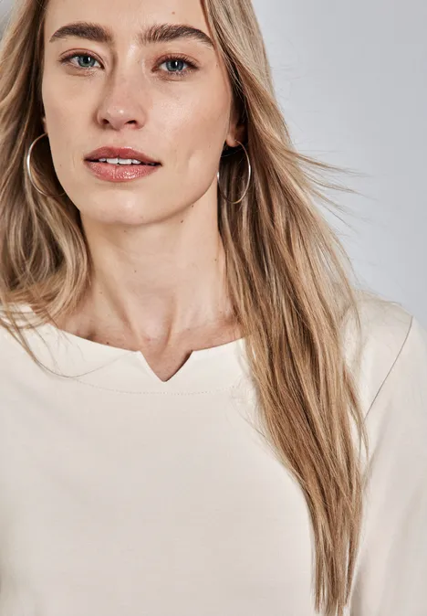 Shirt mit Ausschnitt-Detail smooth sand beige Shirt mit Ausschnitt-Detail smooth sand beige