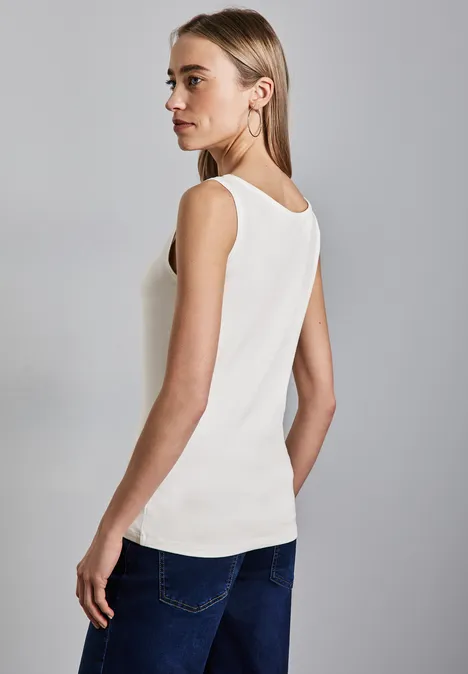 Basic Top in Unifarbe off white