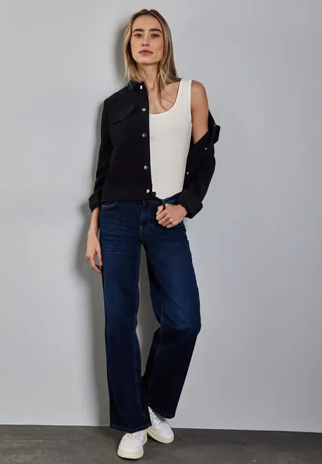 Basic Top in Unifarbe off white