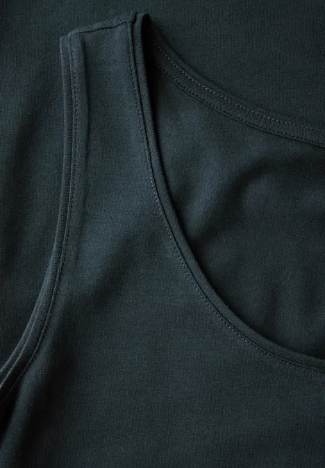 Basic Top in Unifarbe hunter green