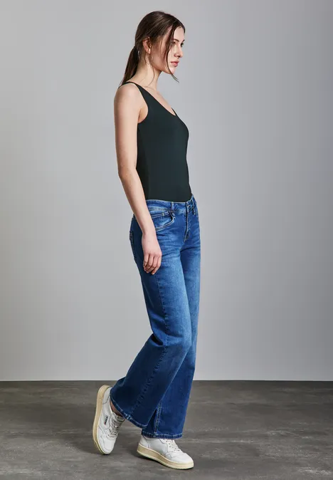 Basic Top in Unifarbe hunter green