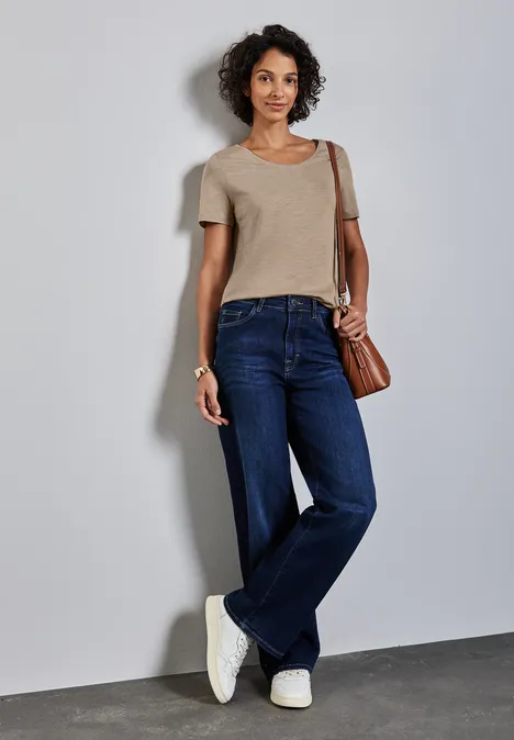 Basic T-Shirt in Unifarbe safari beige