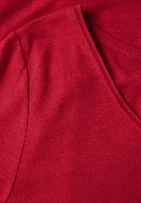 Basic T-Shirt in Unifarbe glory red
