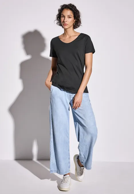 Basic T-Shirt in Unifarbe granite grey