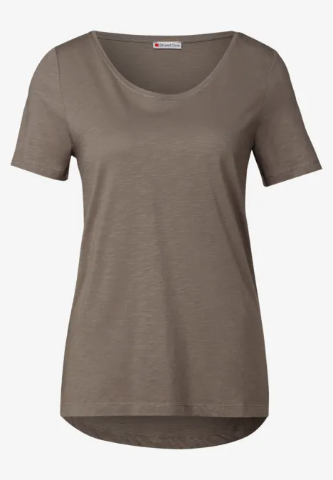 Basic T-Shirt in Unifarbe dark tumbled beige