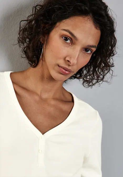 Shirt mit Knopfdetail off white