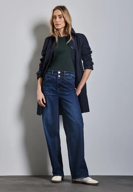 Basic T-Shirt in Unifarbe hunter green
