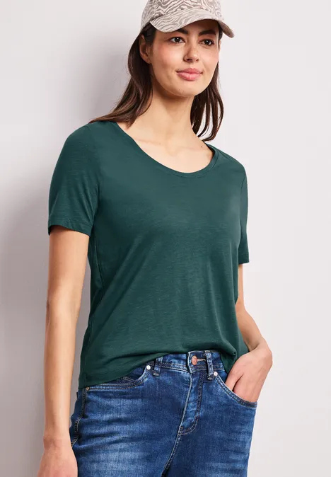 Basic Shirt met V-hals in effen kleur mediterra green Basic Shirt met V-hals in effen kleur mediterra green