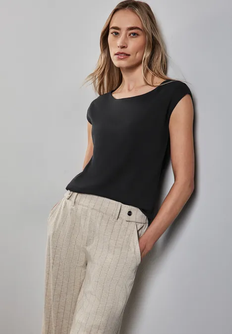 Shirt mit U-Boot-Ausschnitt Black