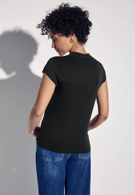 Shirt mit dezentem Cut-Out Black