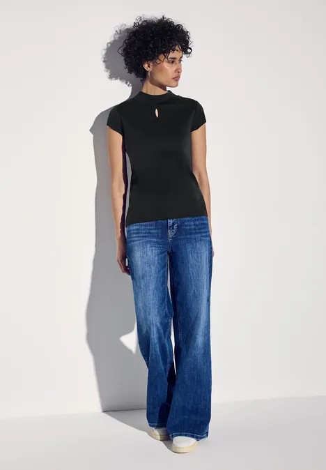 Shirt mit dezentem Cut-Out Black