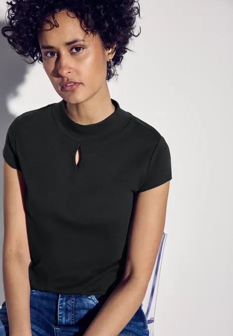 Shirt mit dezentem Cut-Out Black
