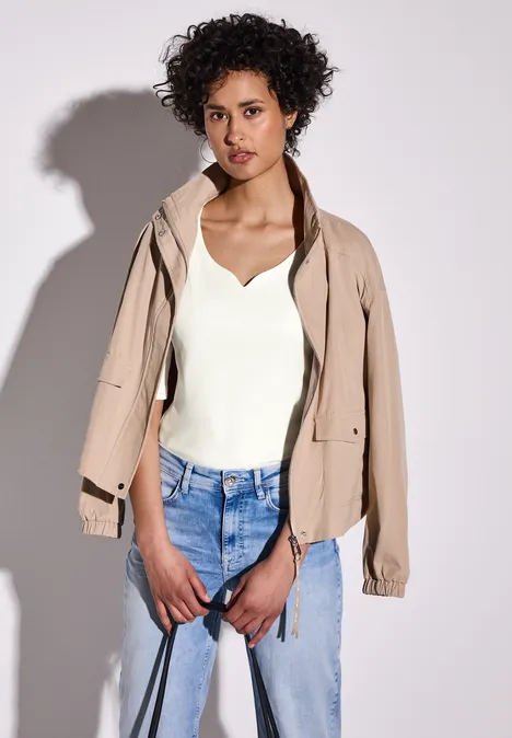 T-Shirt mit Herzausschnitt off white