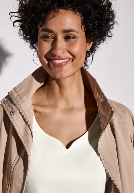 T-Shirt mit Herzausschnitt off white