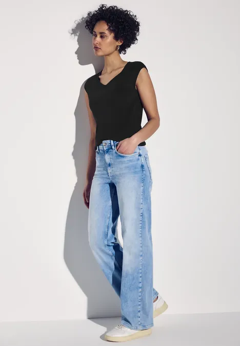 Shirt mit Diamant-Ausschnitt Black